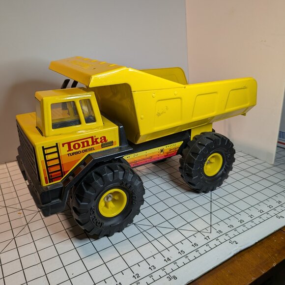 Mighty Tonka Turbo-Diesel Dump Truck Model 3901 80s Pressed Steel Metal - Picture 4 of 13